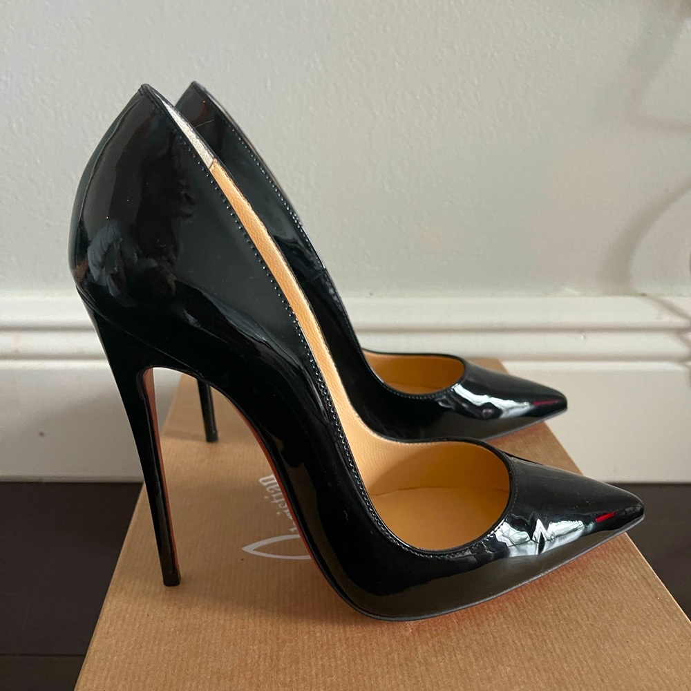 Christian Loubutin So Kate pumps